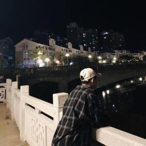 被❌水好多18久久久爽
